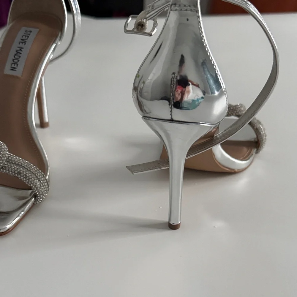 Steve Madden Metallic Silver Heels - Picture 4 of 5